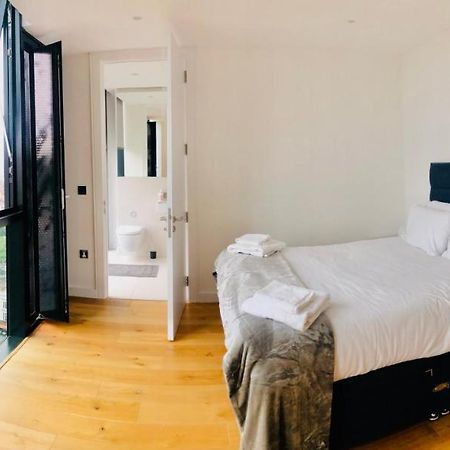 Luxury 2 Bedroom Apartment 20 Min From Central London Londres Exterior foto