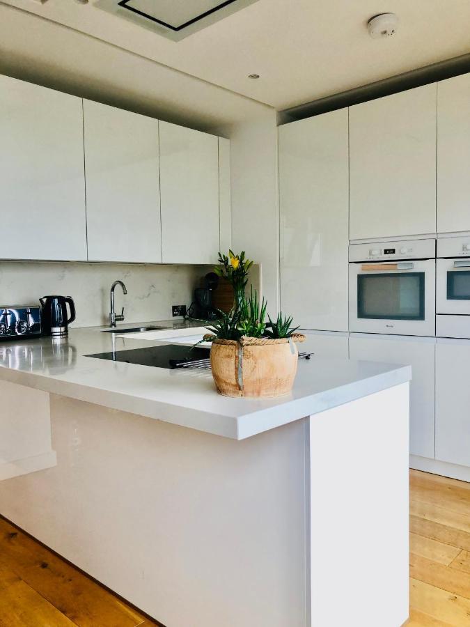 Luxury 2 Bedroom Apartment 20 Min From Central London Londres Exterior foto