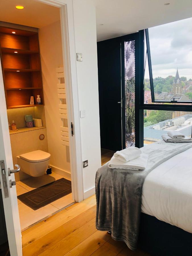 Luxury 2 Bedroom Apartment 20 Min From Central London Londres Exterior foto