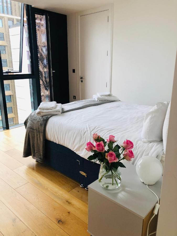 Luxury 2 Bedroom Apartment 20 Min From Central London Londres Exterior foto