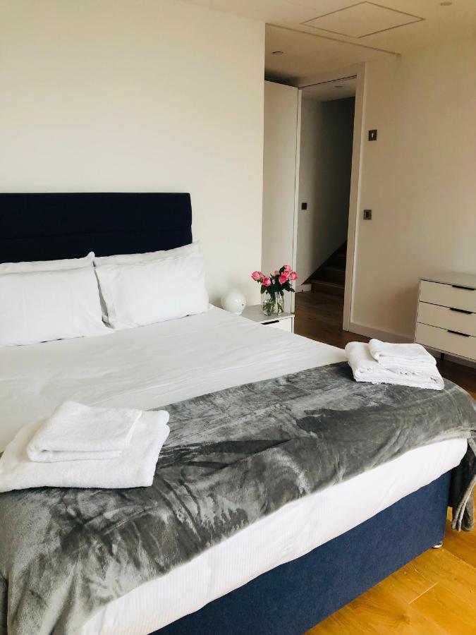 Luxury 2 Bedroom Apartment 20 Min From Central London Londres Exterior foto
